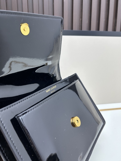 サンローラン「Saint Laurent」  SUNSET レザー ショルダーバッグ