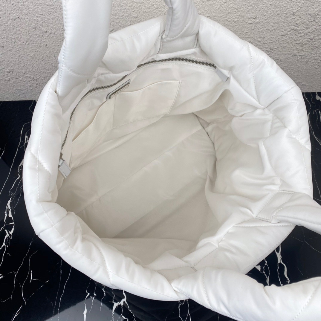 プラダ「Prada」Re-Nylon トートバッグ  ラージトート