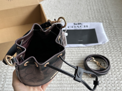 コーチ「Coach」Mini Dempsey バケットバッグ