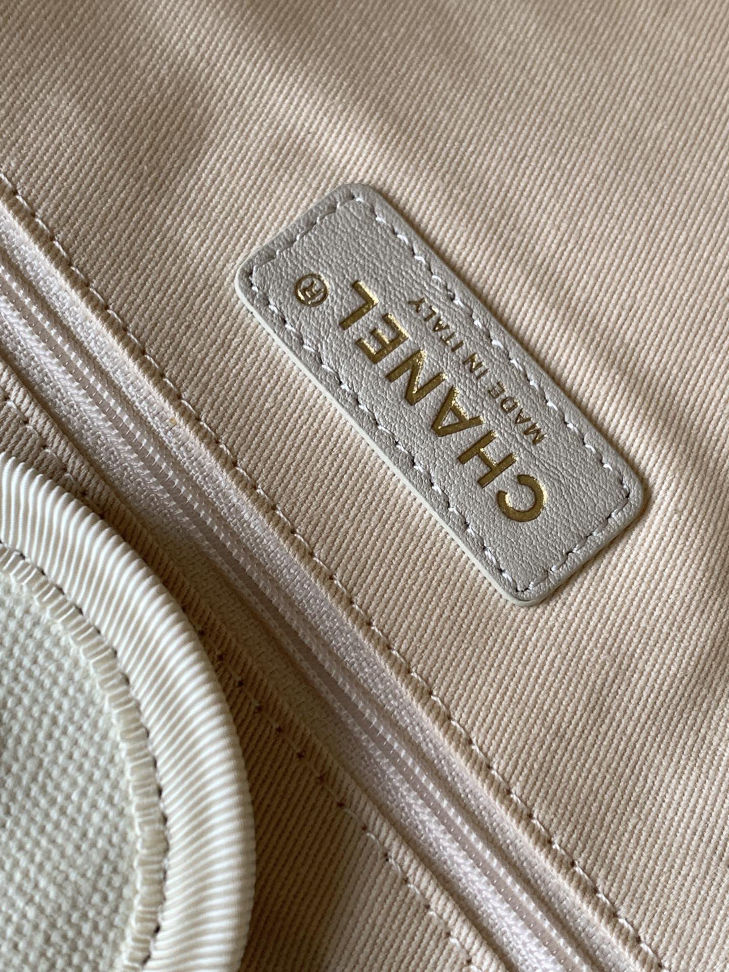 シャネル「Chanel」春夏新作 パールロゴ キャンバス ビーチトートバッグ