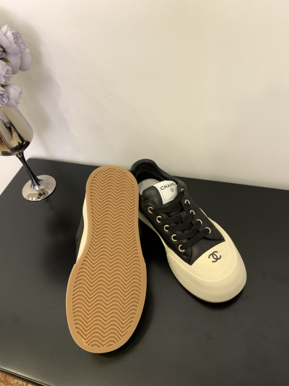シャネル［Chanel］25C デッキシューズ パンダカラー スニーカー-ISETAN PRESTIGE CURATED