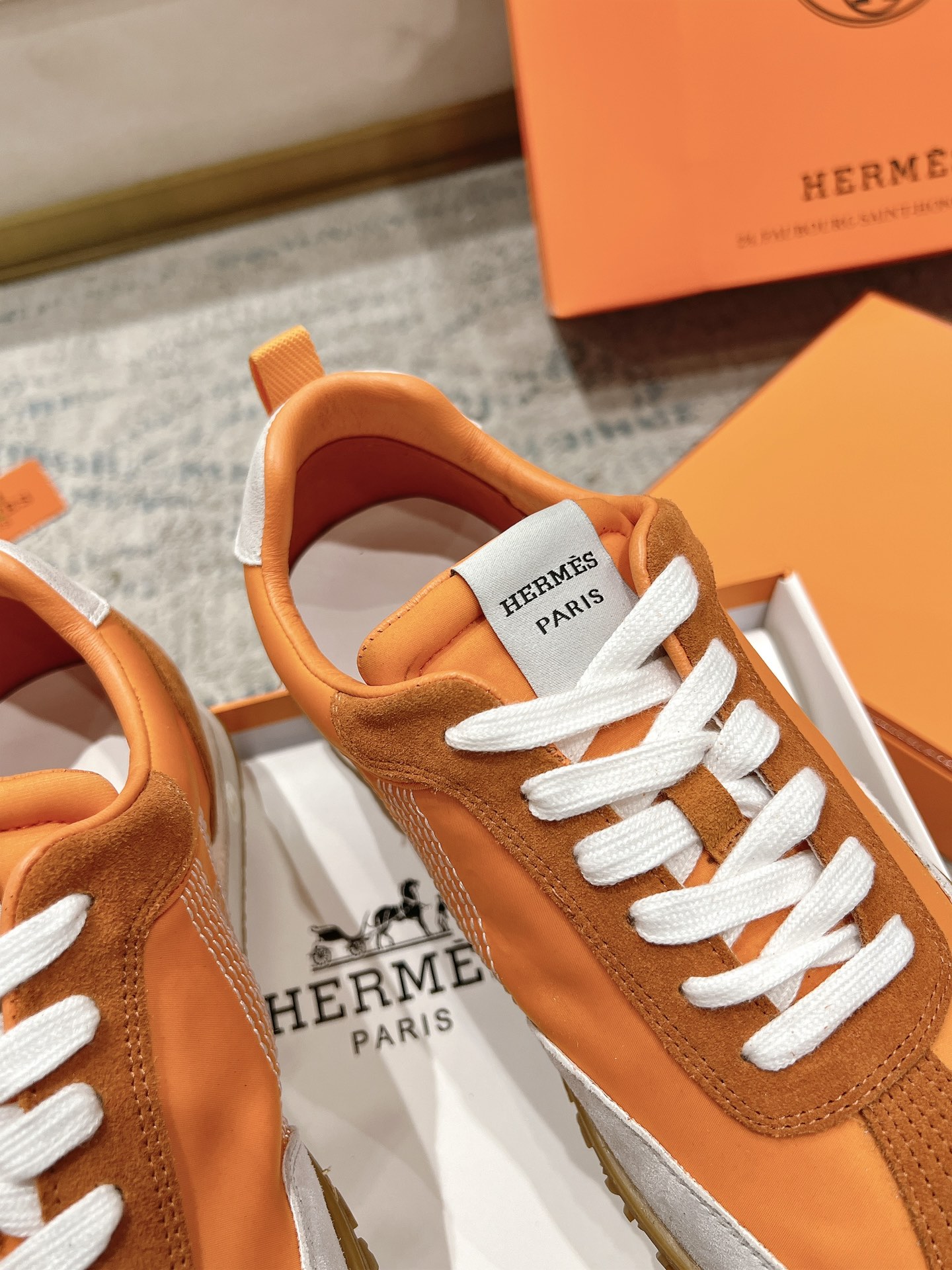 エルメス［Hermès］カップル トレーニングシューズ