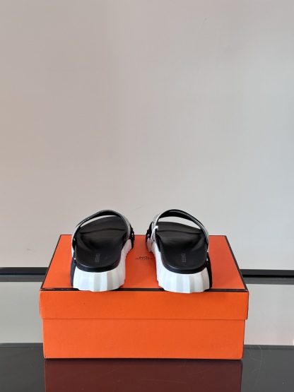 エルメス［Hermès］ モルド大底 メンズサンダル