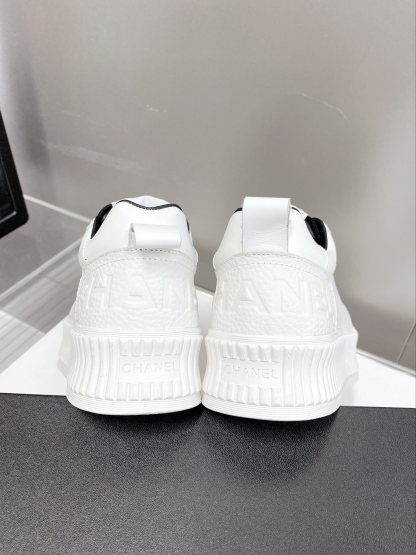 シャネル［Chanel］  2023SS パンダカラー スニーカー