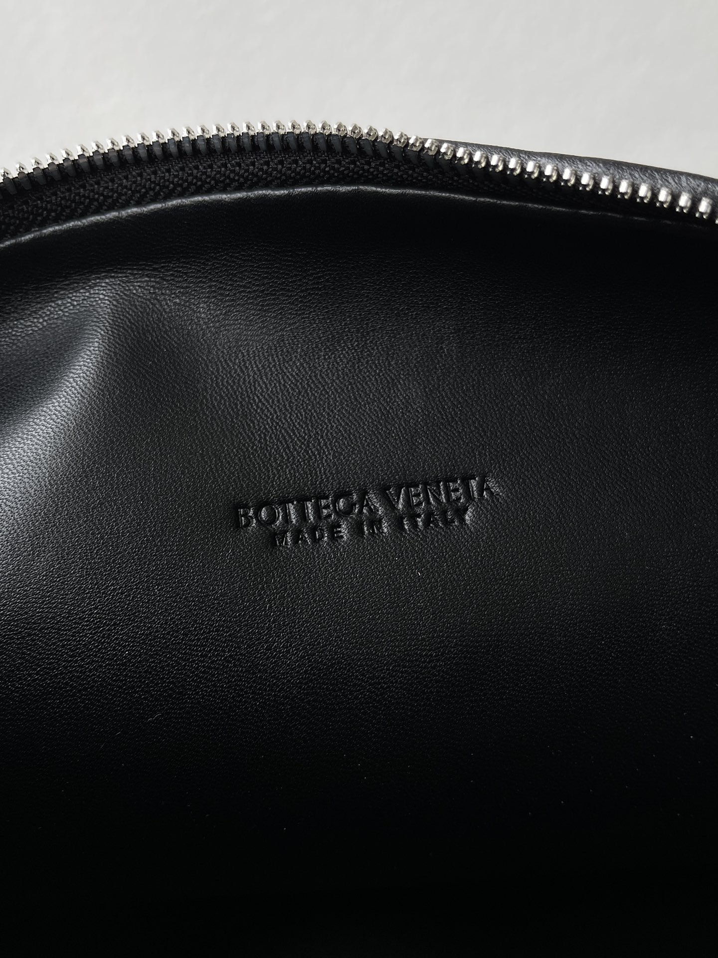 ボッテガ・ヴェネタ「Bottega Veneta」ジョディ ミディアム ショルダーバッグ