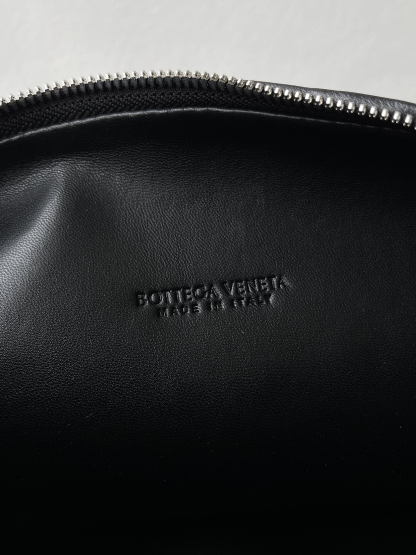 ボッテガ・ヴェネタ「Bottega Veneta」ジョディ ミディアム ショルダーバッグ