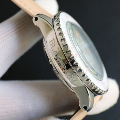 ブランパン「Blancpain」五十噚シリーズ5015自動アーム時計45MM