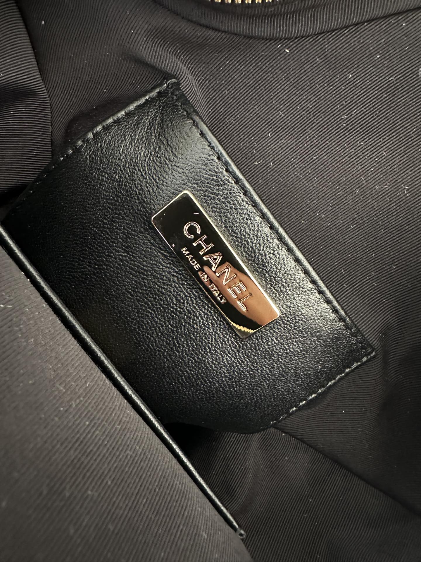 シャネル「Chanel」クラシック フラップ 菱目縫い ショルダーバッグ
