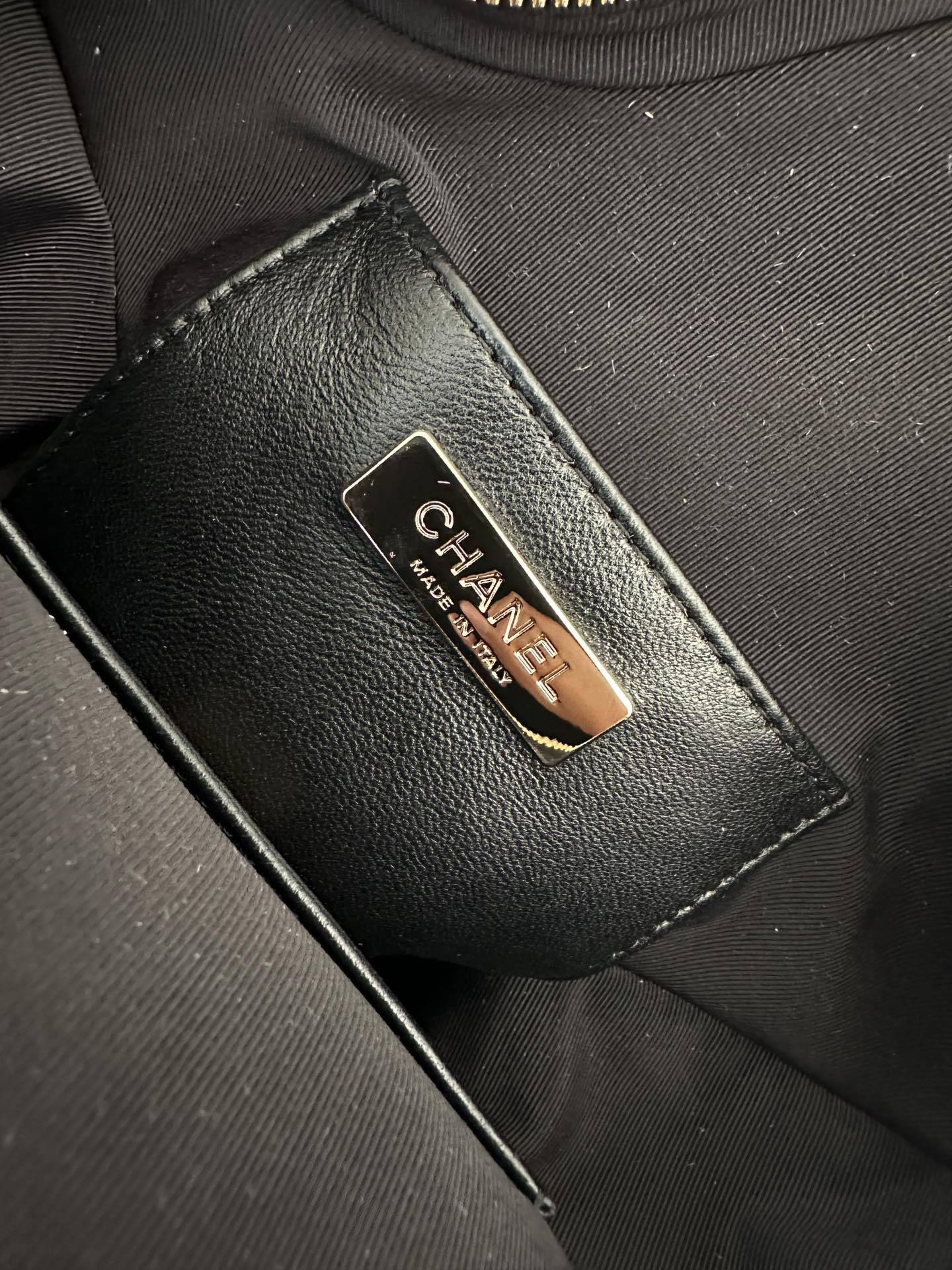 シャネル「Chanel」クラシック フラップ 菱目縫い ショルダーバッグ