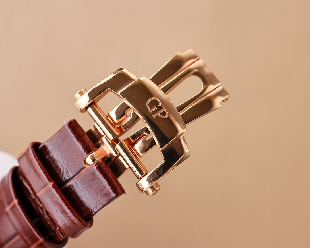 ジラール・ペルゴ「Girard-Perregaux」 ラウレアート クロノグラフ トゥールビヨン 腕時計42MM