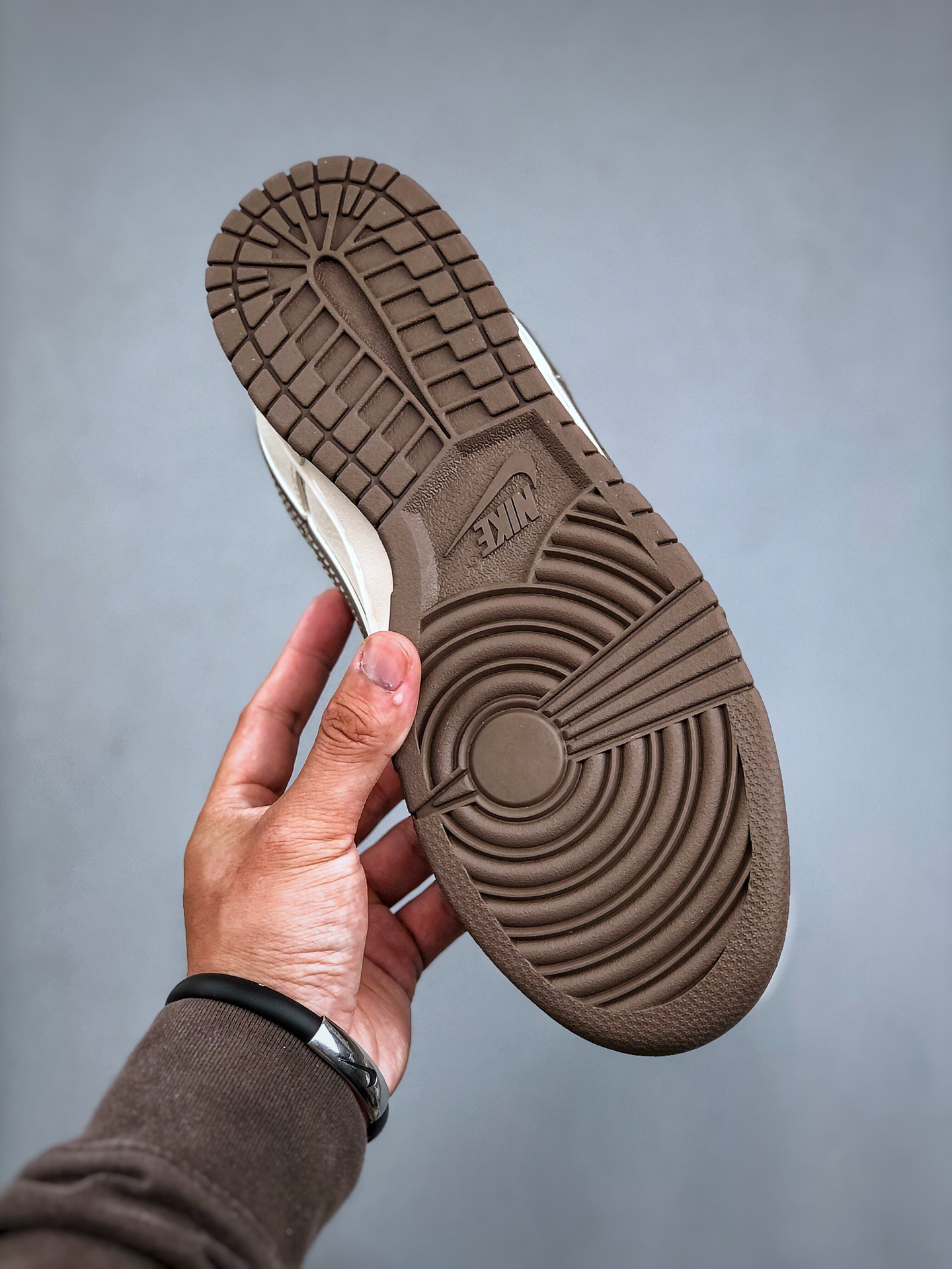 「コラボモデル」Stone Island x Nikeダンクロー スモールスウッシュ スターエンボス スニーカー ベージュ/ブラウン