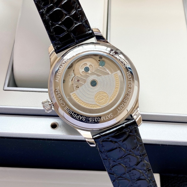 アイダブリューシー［IWC］パイロット クロノグラフ オートマティック メンズ腕時計42MM