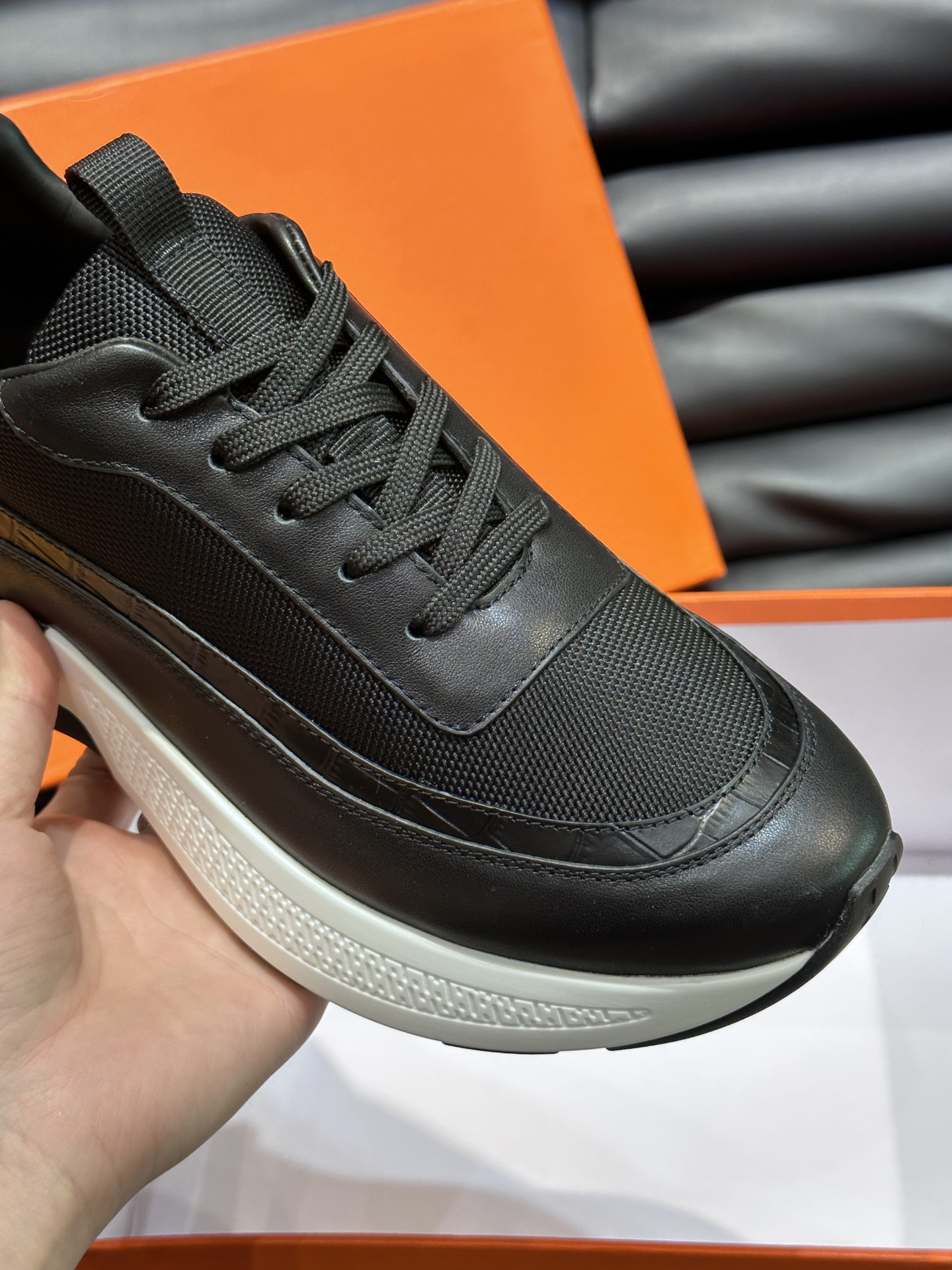 エルメス［Hermès］ユーゴ プラットフォーム スニーカー