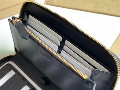 バーバリー「Burberry」チェック柄 ラージジッパーウォレット