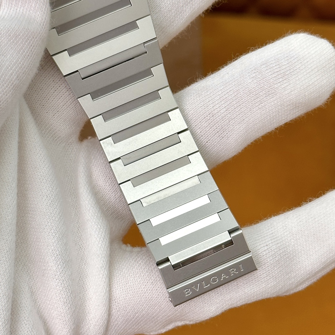 ブルガリ「Bvlgari」Octo 腕時計40MM