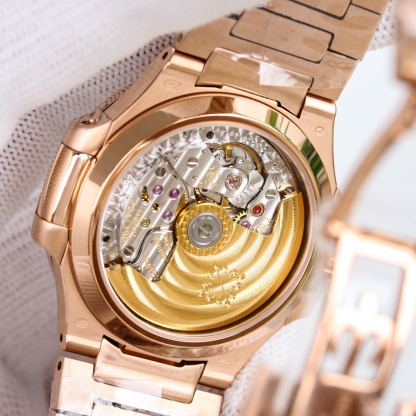 パテックフィリップ［Patek Philippe］ノーチラス  限定モデル 腕時計35.2MM