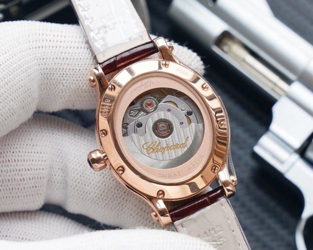 ショパール「Chopard」ハッピースポーツ オーバル メンズウォッチ36MM