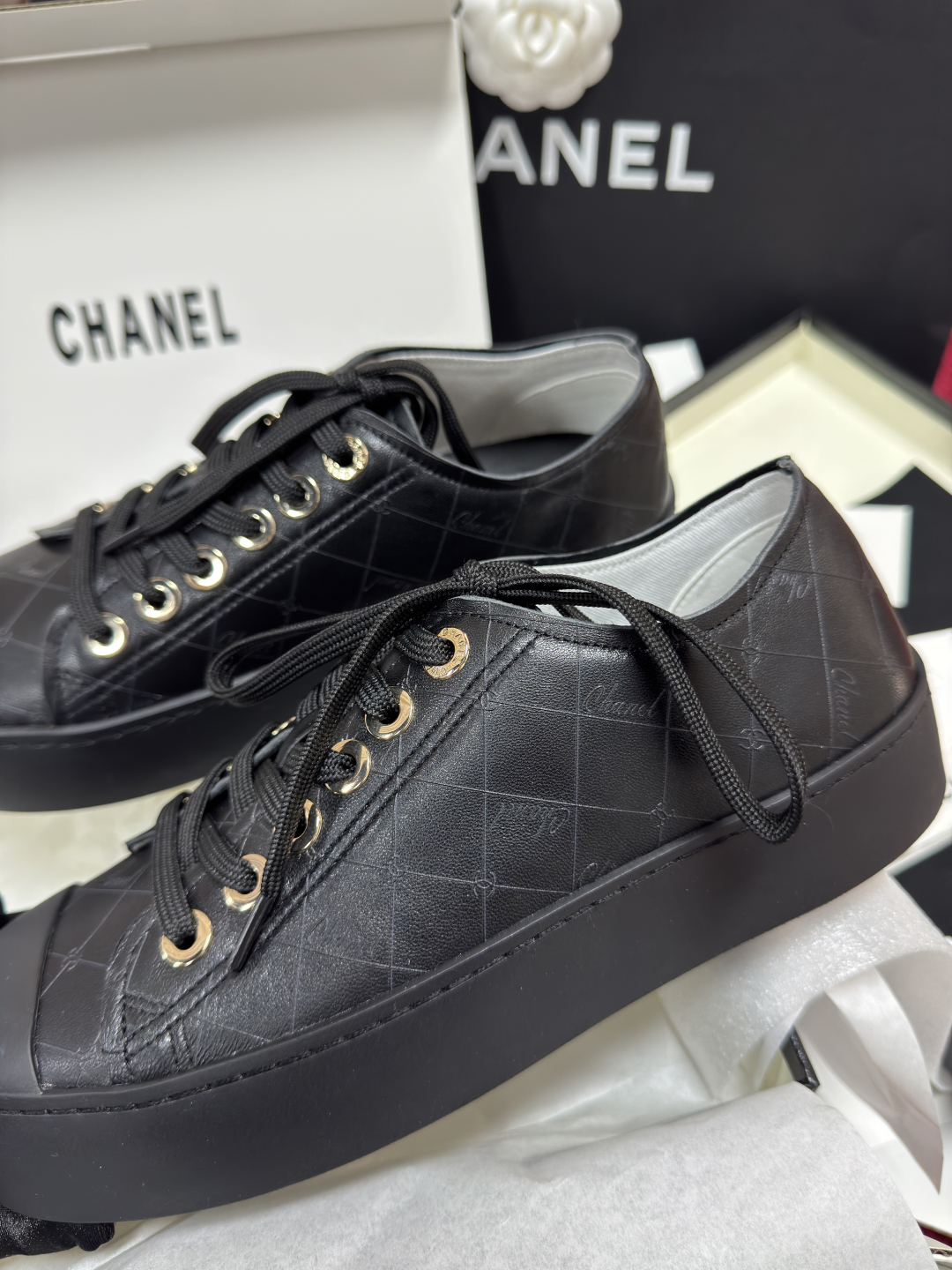 シャネル［Chanel］25P ラムレザー ロウカット プレミアムスニーカー