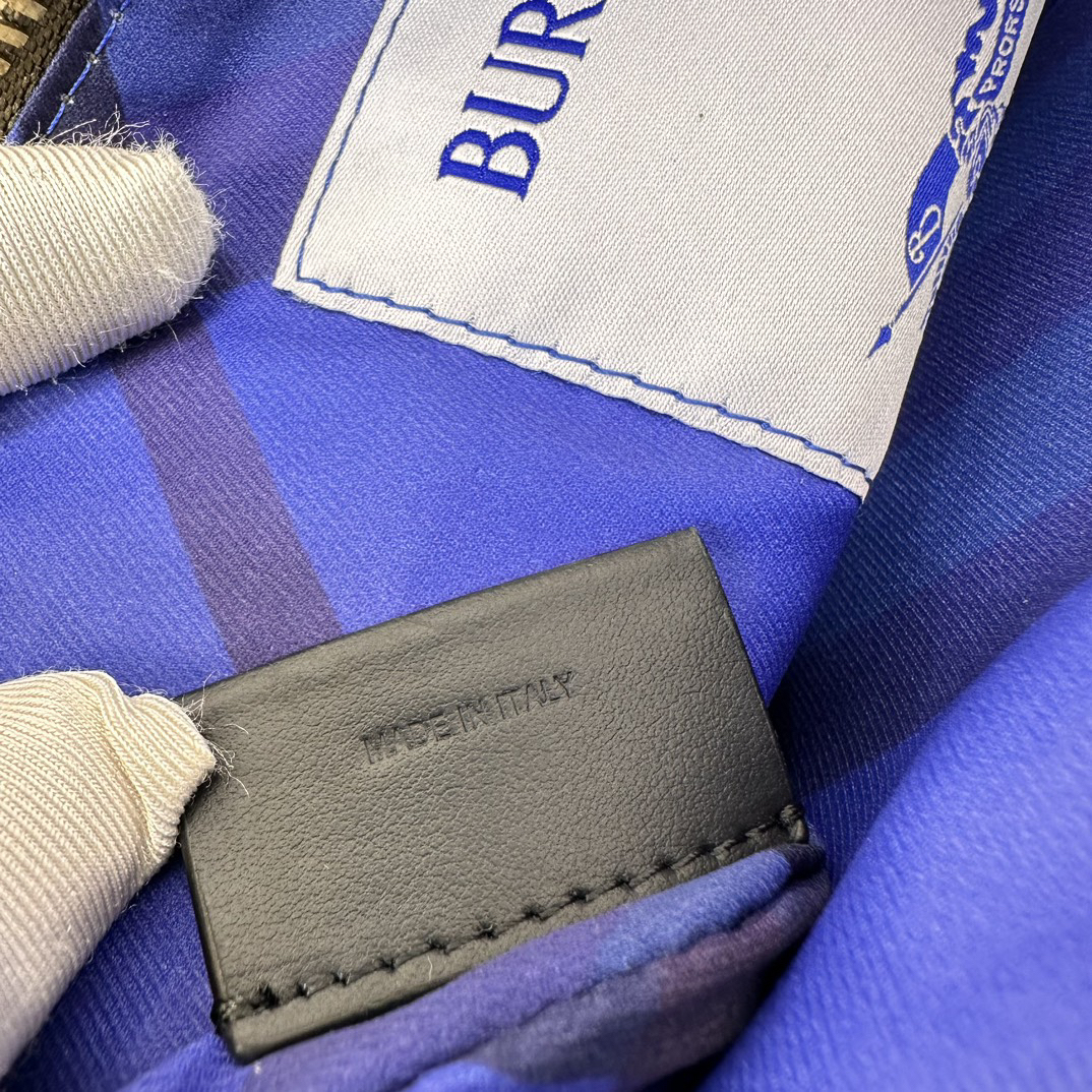 バーバリー「Burberry」トレンチ ウェストバッグ