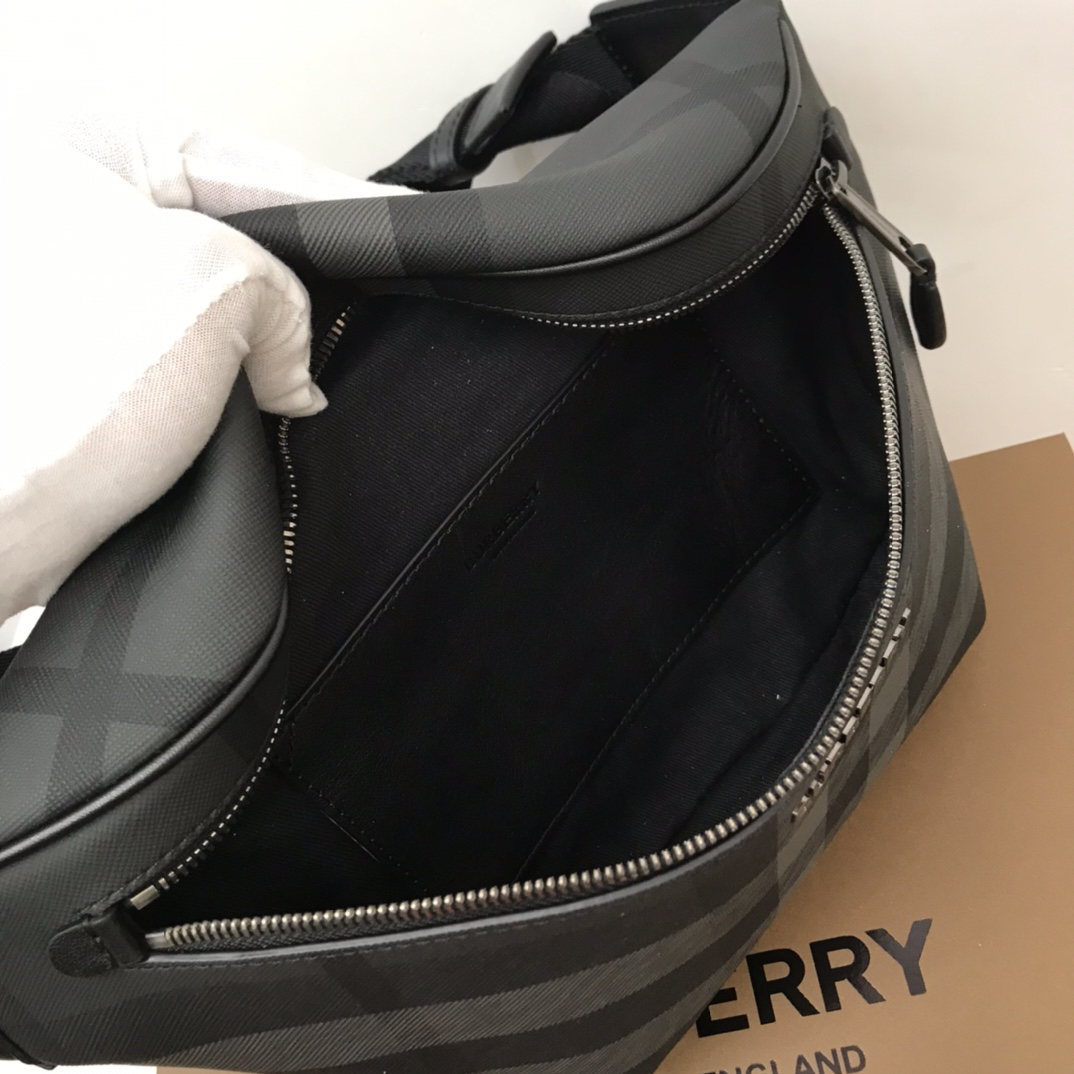 バーバリー「Burberry」トレンチ ウェストバッグ