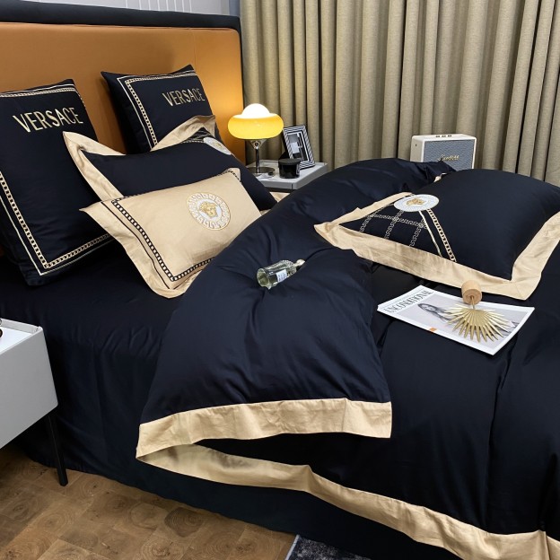 ヴェルサーチ「Versace」プレミアムコットン ゴールド＆シルバー刺繍 4点セット