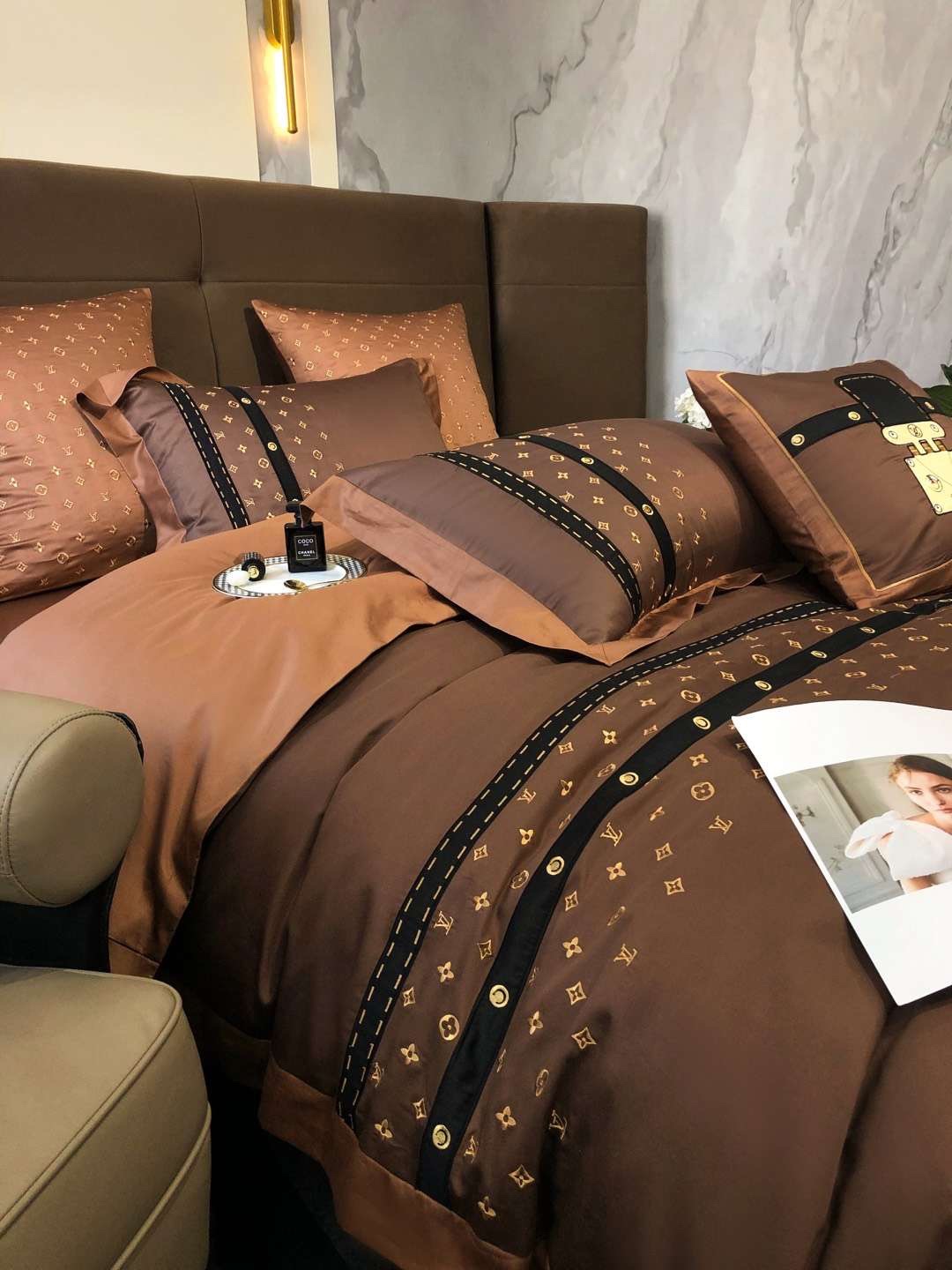 ルイ・ヴィトン「Louis Vuitton」プレミアムコットン ゴールド＆シルバー刺繍 4点セット