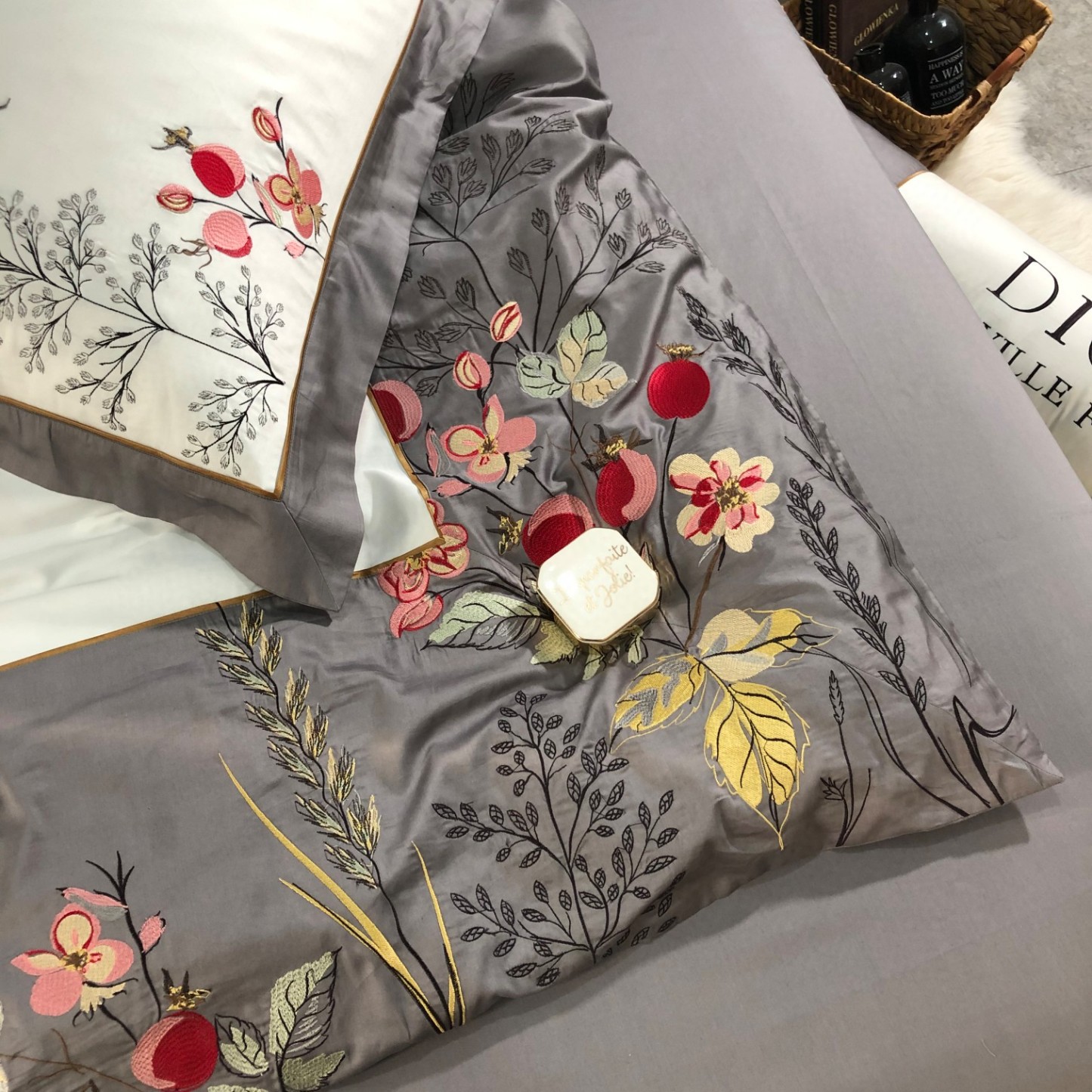 ディオール「Dior」プレミアムコットン ゴールド＆シルバー刺繍 4点セット