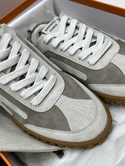 エルメス［Hermès］ミリタリートレーニングシューズ