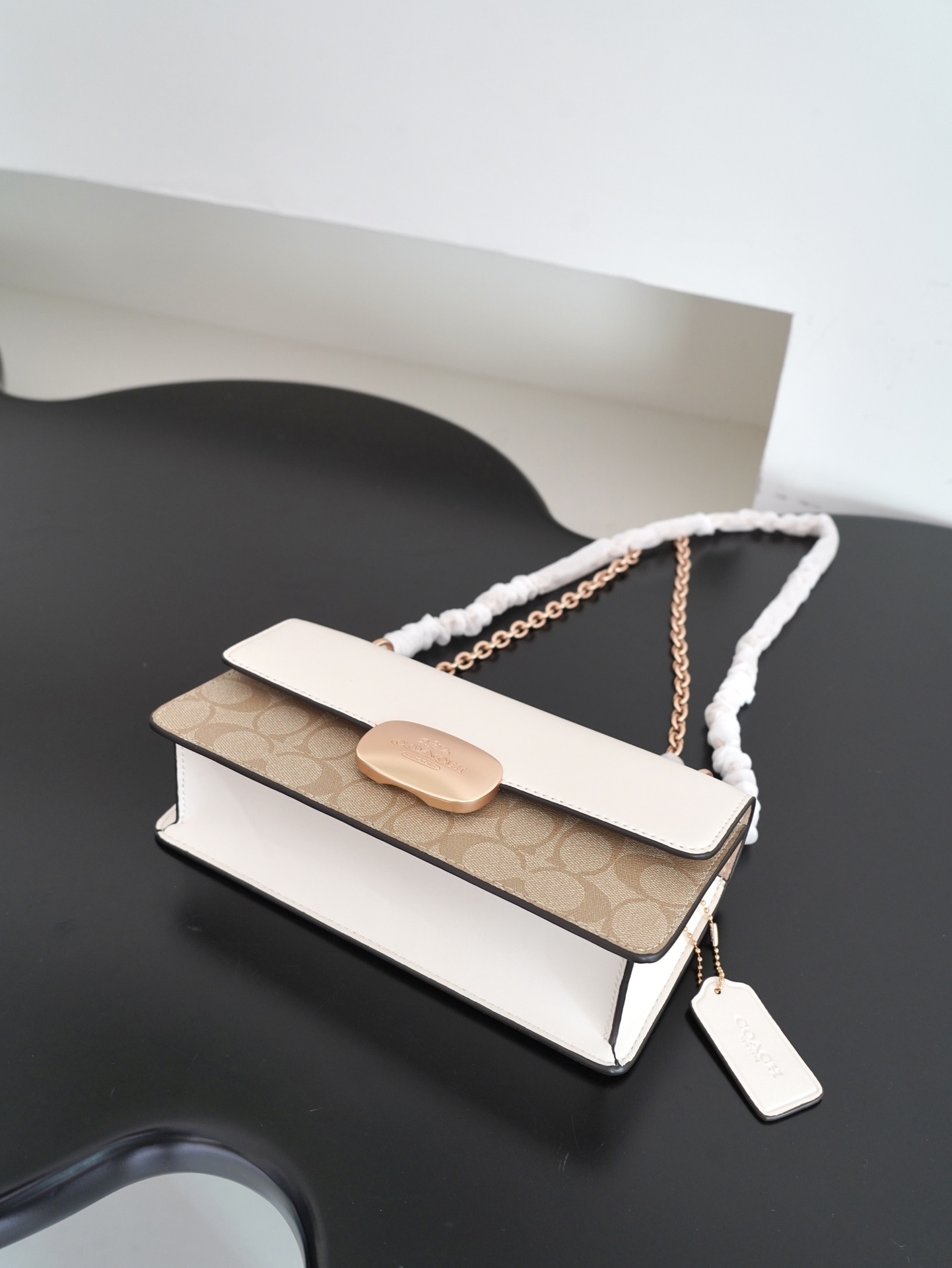 コーチ「Coach」ニューコレクション Eliza チェーンバッグ