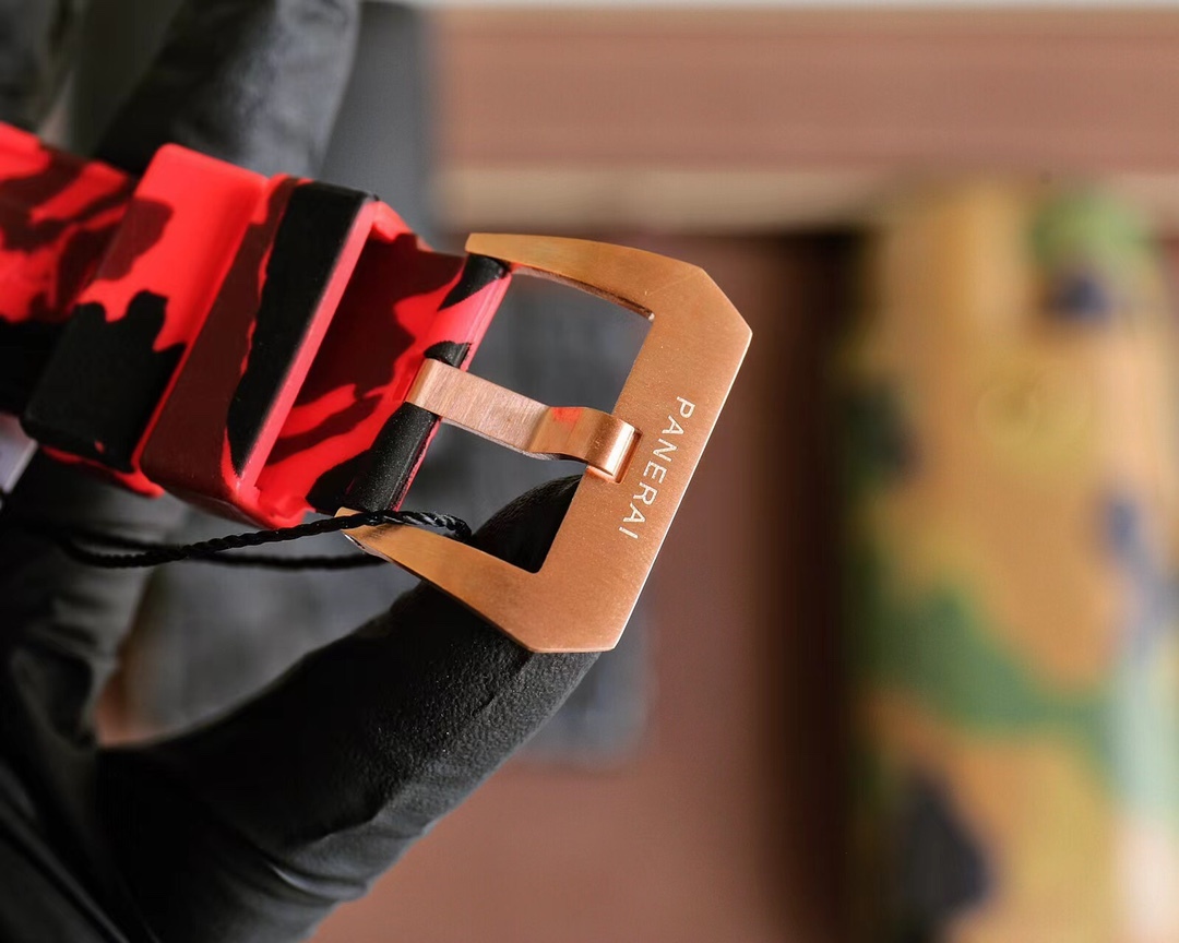 パネライ［Panerai］Luminor 1950 アーチ型コーティングガラス 腕時計用ガラス44MM