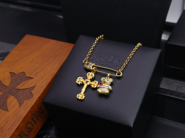 クロムハーツ「Chrome Hearts」のクラシックネックレス - 日常に上品なアクセントを添えるユニセックスモデル