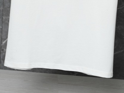 グッチ「Gucci」定番胸元刺繍半袖Tシャツ