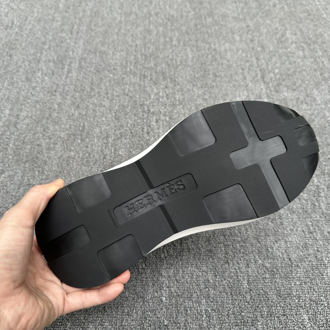 エルメス［Hermès］ メンズ テックハイブリッド スニーカー