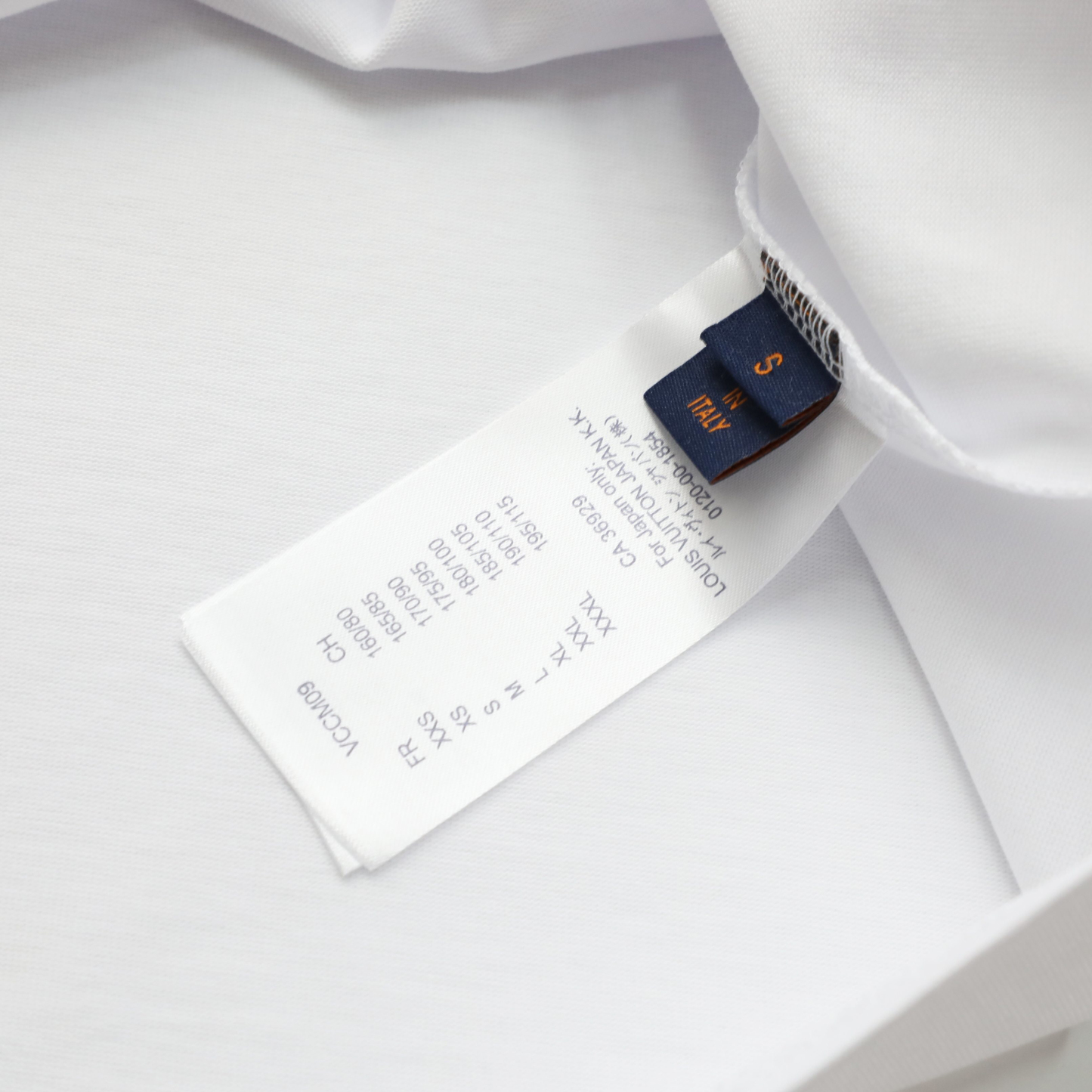 ルイ・ヴィトン「Louis Vuitton」 2025 エンブロイダリー モノグラム クルーネックTシャツ（メンズ）