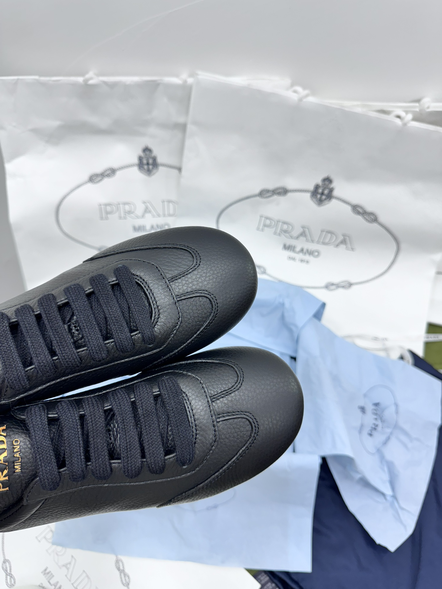 プラダ［Prada］America's Cup レザースニーカー（ユニセックス）