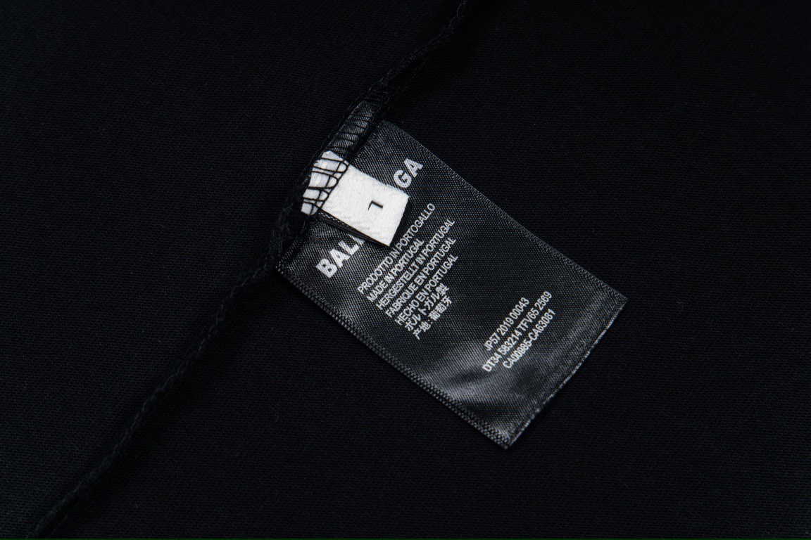 バレンシアガ「Balenciaga」流体文字クラシックプリント半袖