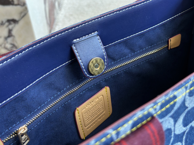 コーチ「Coach」定番ロゴ入りショッピングバッグトートバッグ