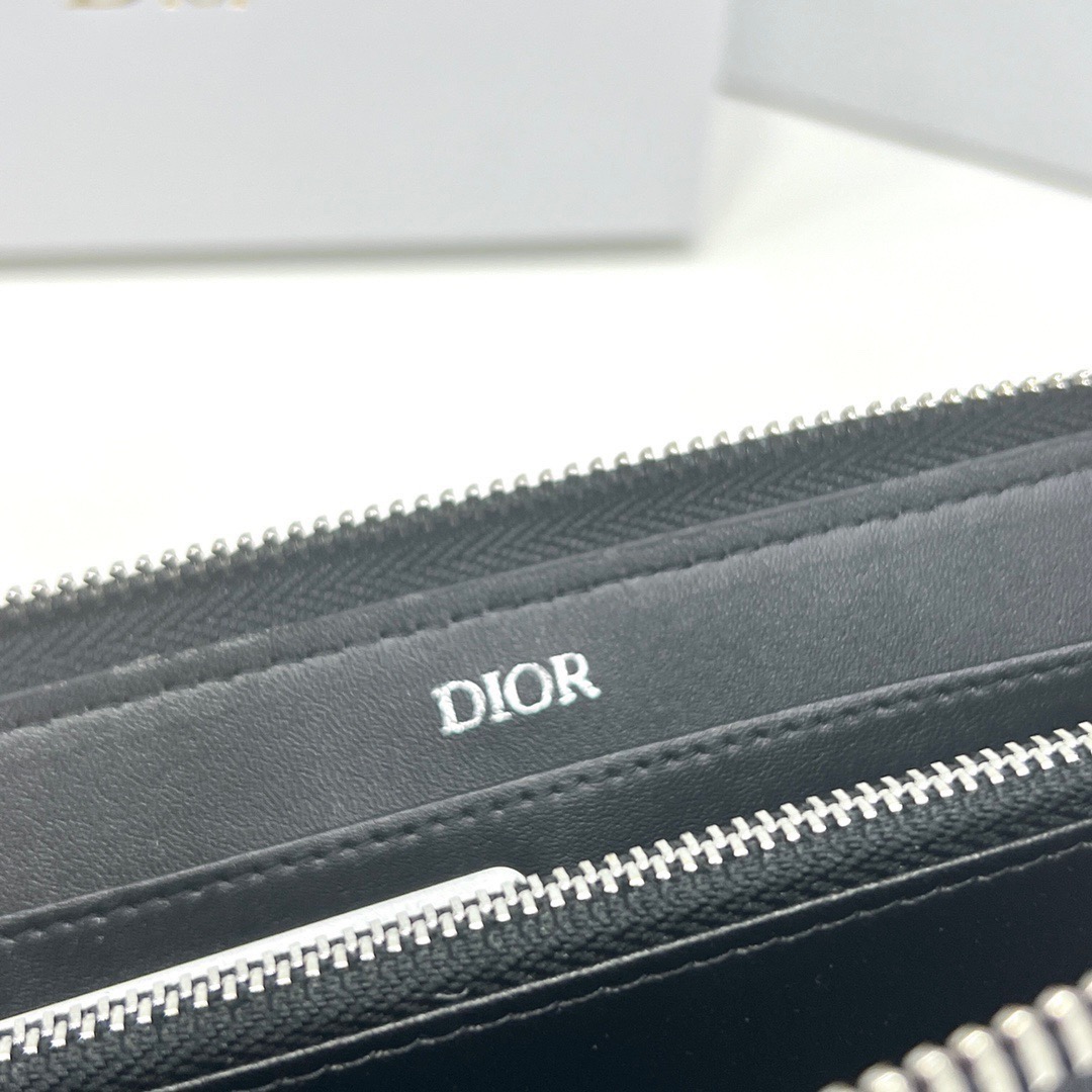ディオール「Dior」CDダイヤモンド ロングジップウォレット