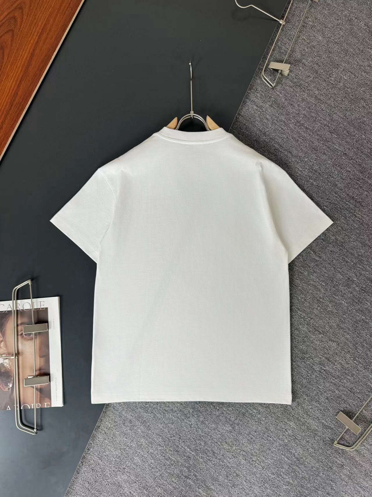 プラダ「Prada」2025SS クラシックロゴ クルーネックTシャツ