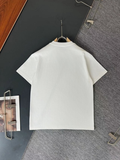 プラダ「Prada」2025SS クラシックロゴ クルーネックTシャツ