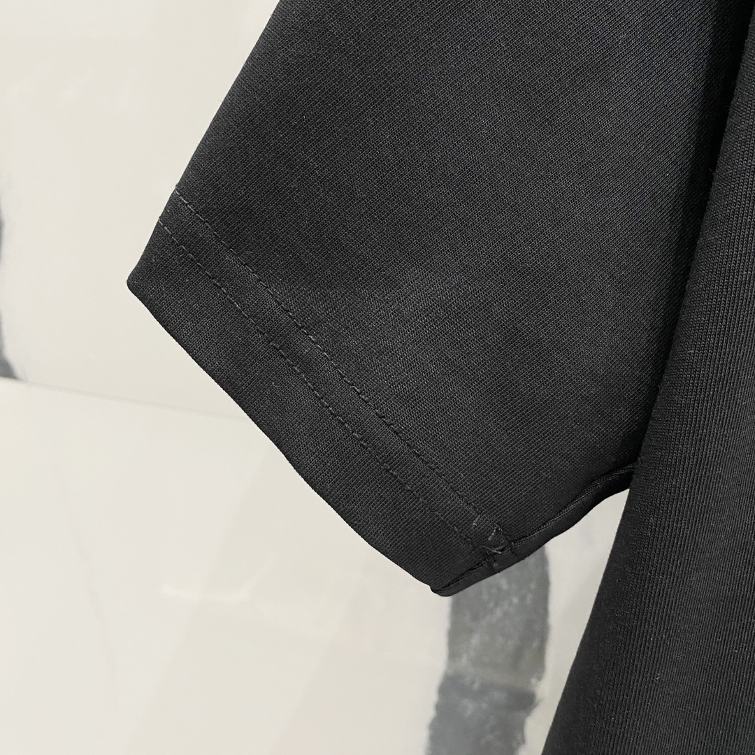 プラダ「Prada」2025SS 260g トライアングルエンブレム Tシャツ