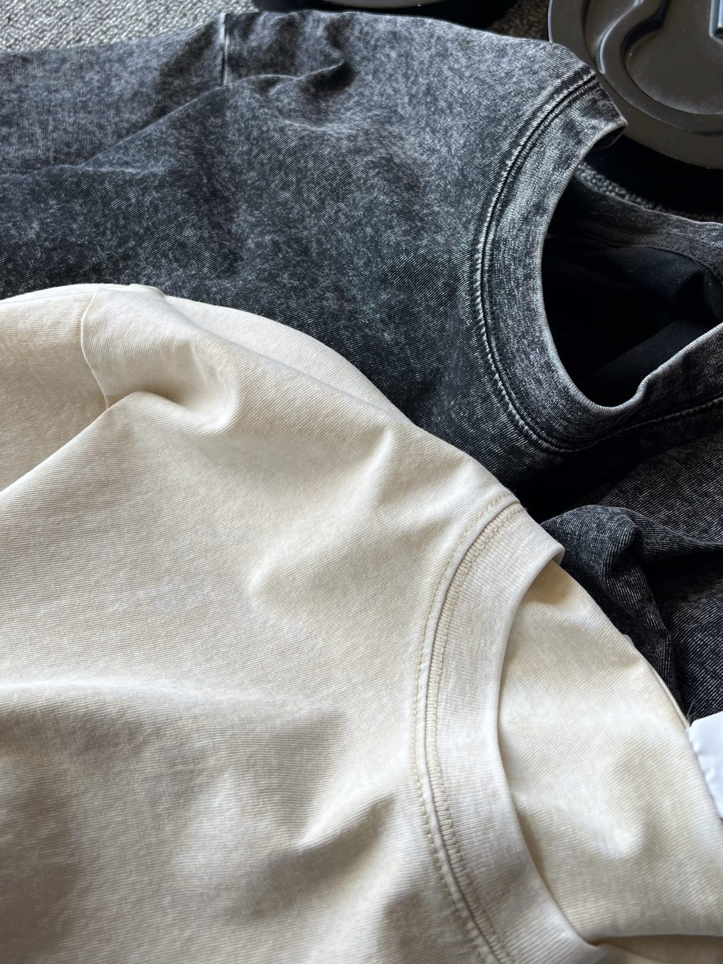 プラダ「Prada」2025SS メンズ リワークドウォッシュド クルーネックTシャツ