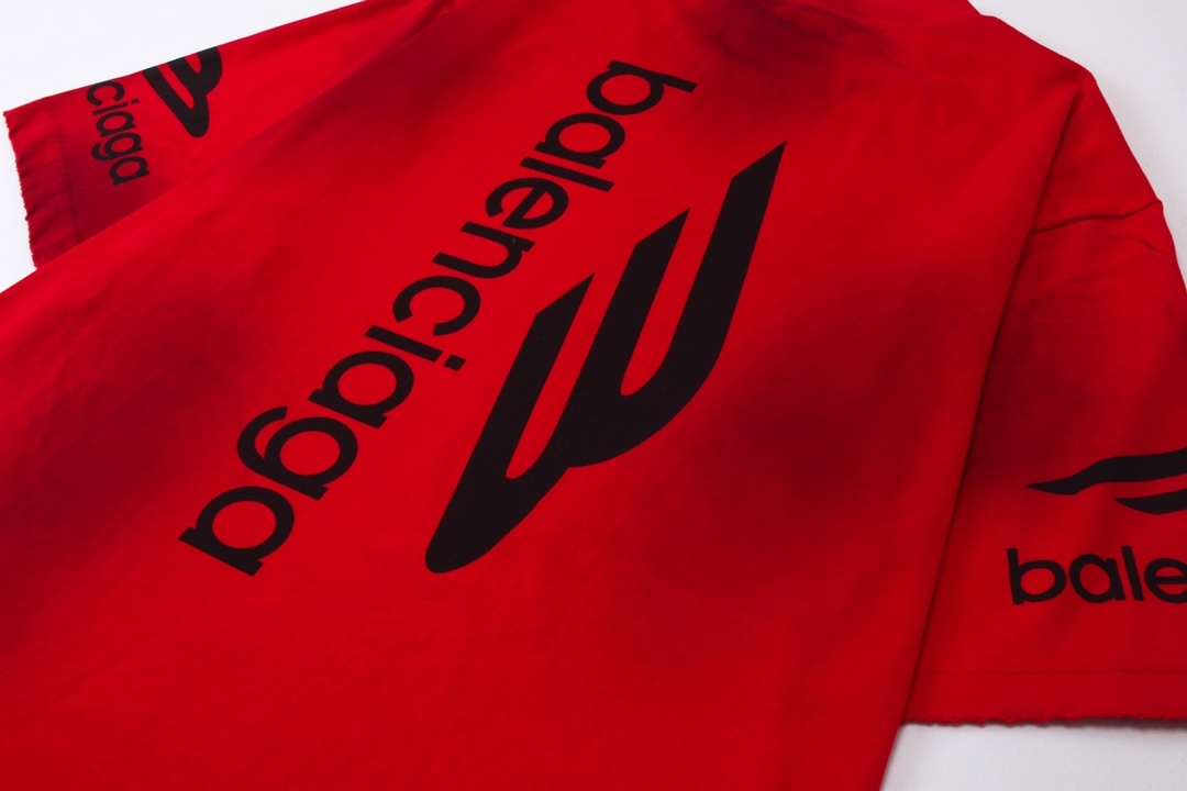 バレンシアガ「Balenciaga」スキーコレクション ビッグロゴTシャツ