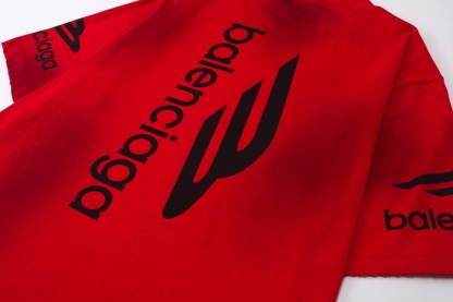 バレンシアガ「Balenciaga」スキーコレクション ビッグロゴTシャツ