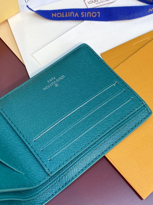 ルイ-ヴィトン(Louis Vuitton) マルチプル ウォレット - グリーン