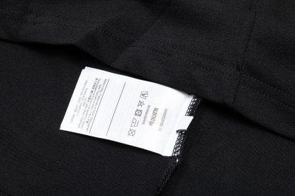 ヴァレンティノ「Valentino」アルファベット刺繍ゴーストパターンロゴクラシック識別子プリント