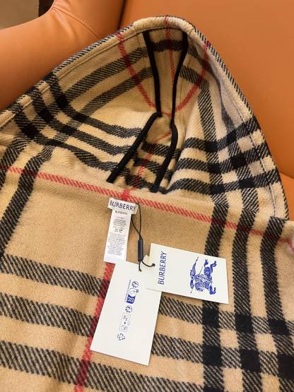 バーバリー「Burberry」フード付き チェック ウールマフラー (210×30cm)