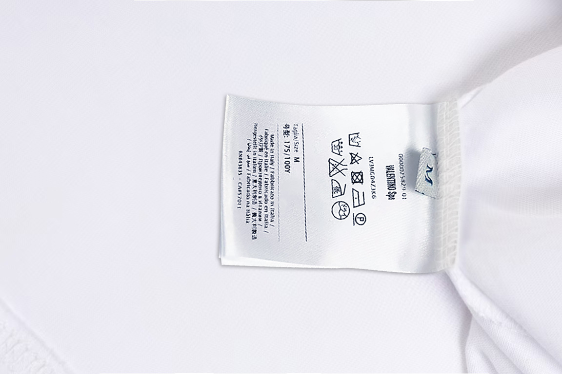 ヴァレンティノ「Valentino」 クラシック ラージロゴ プリント 半袖Tシャツ