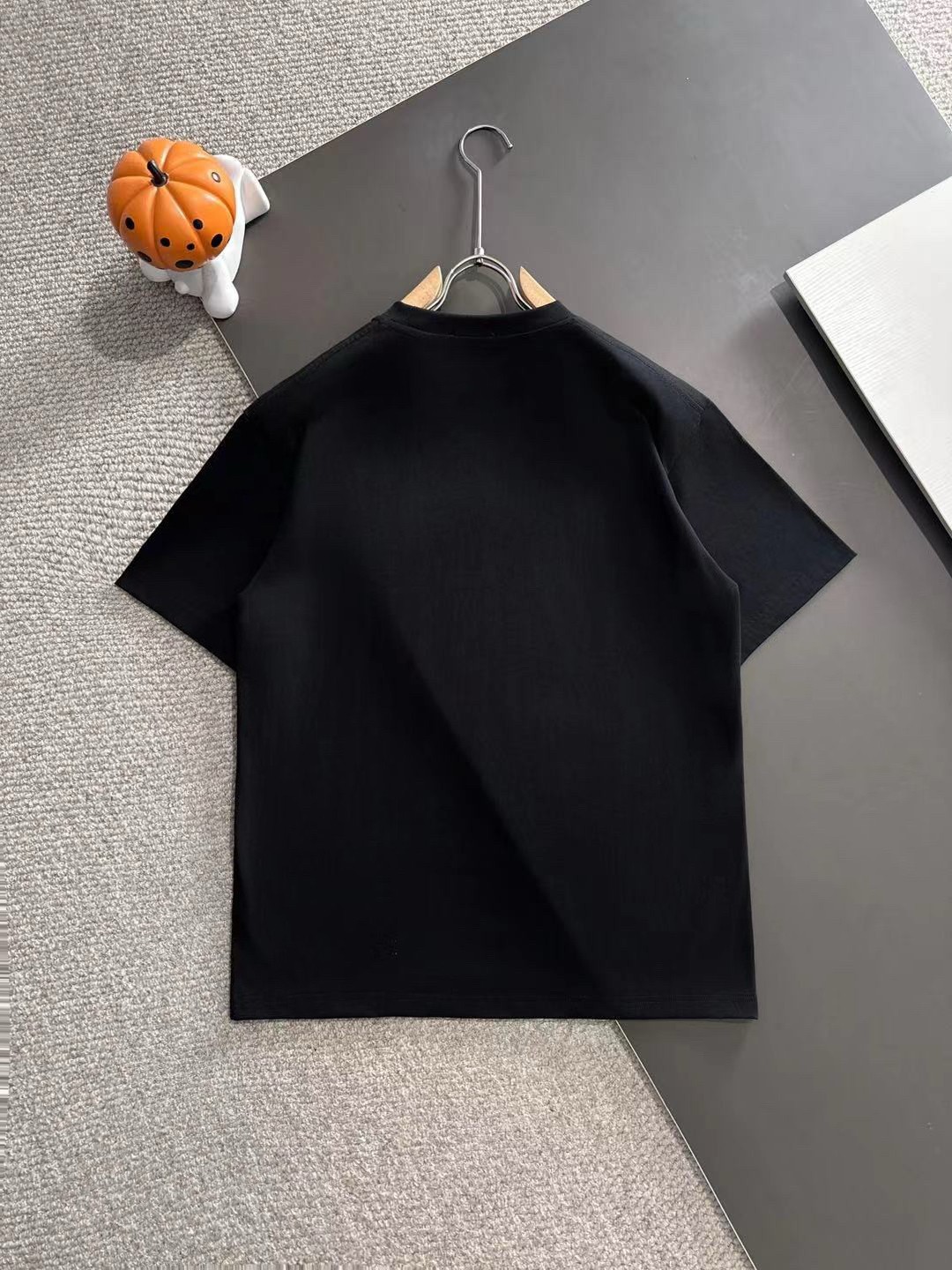 ヴァレンティノ「Valentino」 2025 春の新作半袖