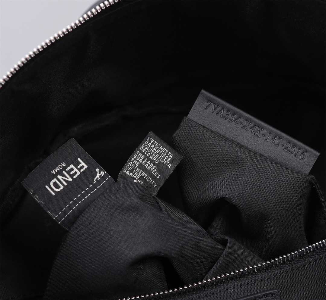 フェンディ「Fendi」バグズ メンズ ナイロン＆レザー バックパック